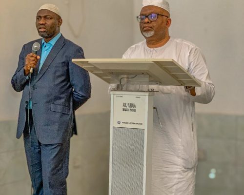 The Amir Ahmadiyya Muslim Jama’at of Nigeria Alh. (Barr) Alatoye Folorunso AbdulAzeez sahib, led the Jumua’t service at the Masjid Mubarak, Abuja.
