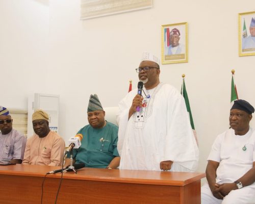 Courtesy Visit to His Excellency Governor Ademola Adeleke of Osun State by the Amir sahib Ahmadiyya Muslim Jama’at of Nigeria