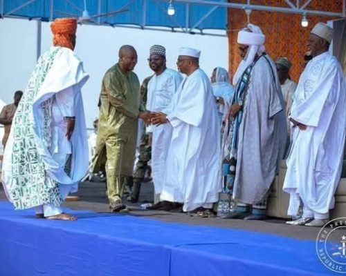 On Thursday, 9th January 2025, Alhaji (Barr.) Alatoye Folorunso AbdulAzeez, the esteemed Amir of the Ahmadiyya Muslim Jama’at Nigeria, joined Maulana Mohammed Bin Salih, the respected Amir of the Ahmadiyya Muslim Mission Ghana, in extending a warm and distinguished welcome to His Excellency, President John Dramani Mahama. This momentous occasion marked the commencement of the 92nd Jalsa Salana Ghana, a gathering dedicated to promoting peace, unity, and spiritual enlightenment.