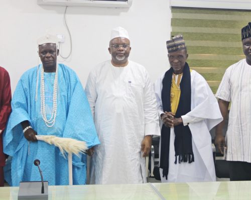 OBALADI OF AFON PAYS COURTESY VISIT TO AMIR AMJN