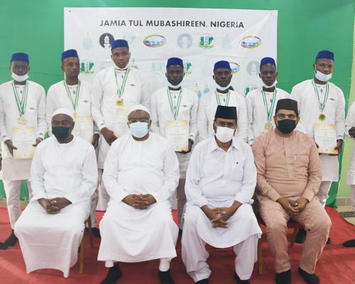 AHMADIYYA GRADUATES NINE MISSIONARIES